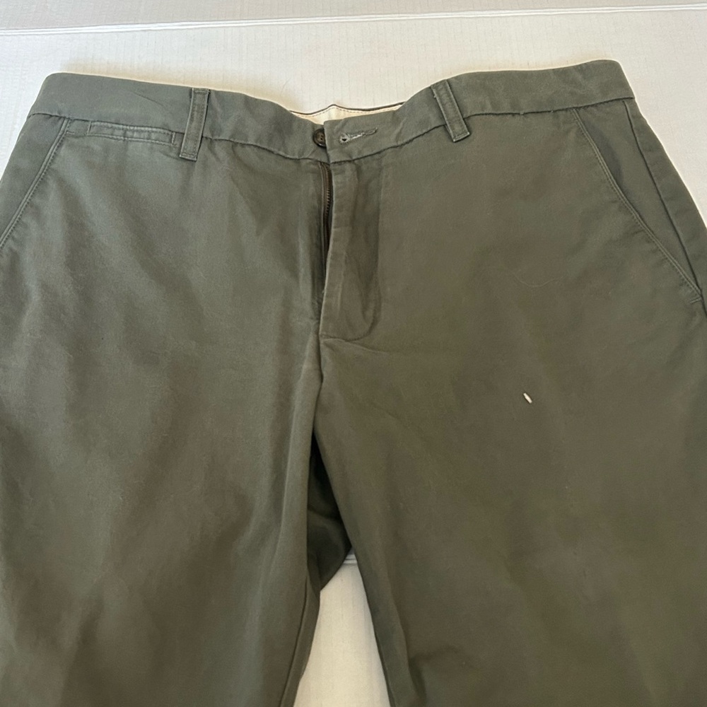 Dockers Men's Dark Olive khakis